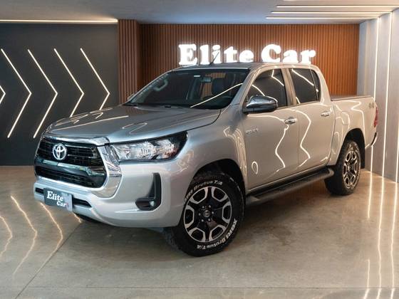 TOYOTA HILUX 2.8 D-4D TURBO DIESEL CD SRV 4X4 AUTOMÁTICO